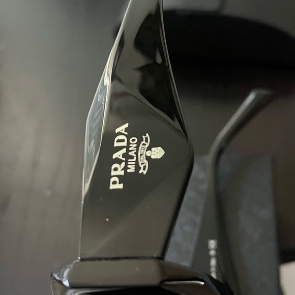 Prada sunglasses - Picture 4 of 5